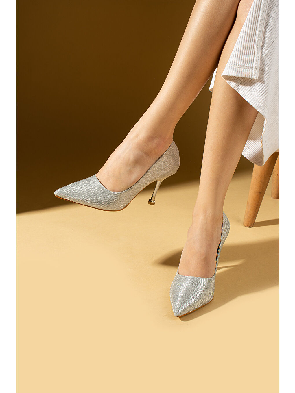 Gri Metal Destekli İnce Topuklu Simli Kadın Stiletto 018-030-25Sim-1