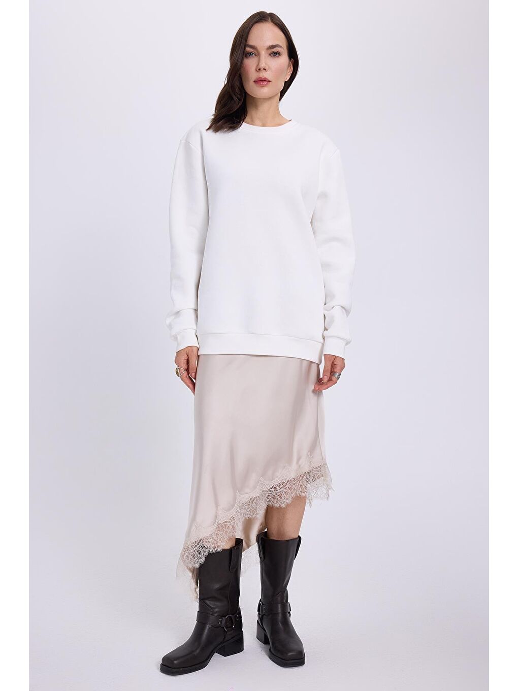 Kadın Oversize Geniş Kesim Pamuklu 3 İplik İçi Polarlı Basic Beyaz Bisiklet Yaka Sweatshirt-3