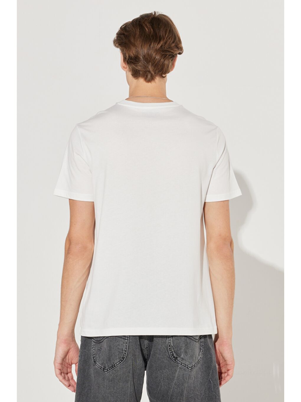 Loose Fit Rahat Kesim %100 Pamuk Bisiklet Yaka Beyaz Tişört-6