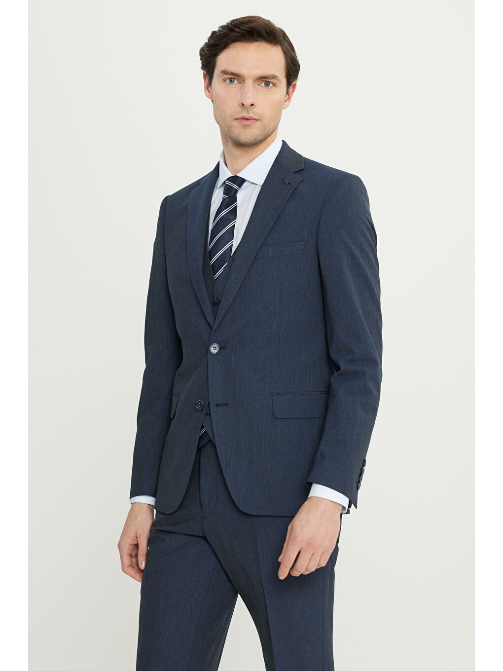 Erkek Lacivert Slim Fit Dar Kesim Mono Yaka Yelekli Takım Elbise-2