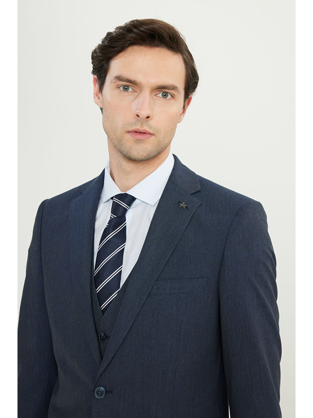 Erkek Lacivert Slim Fit Dar Kesim Mono Yaka Yelekli Takım Elbise-3