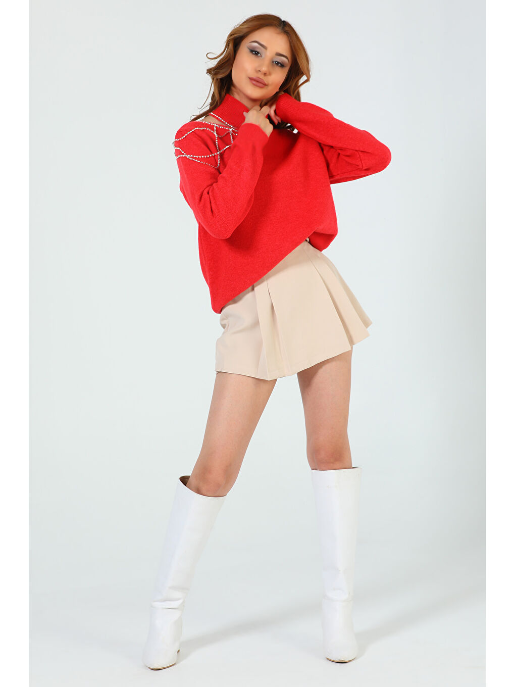 Kırmızı Kadın Balıkçı Yaka Boyun Dekolteli Aksesuar Detaylı Salaş Triko Bluz-4