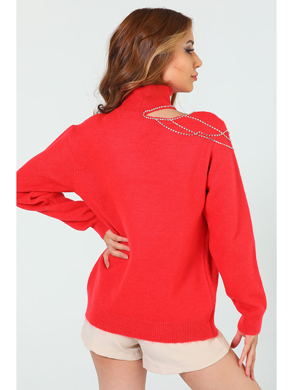 Kırmızı Kadın Balıkçı Yaka Boyun Dekolteli Aksesuar Detaylı Salaş Triko Bluz-10