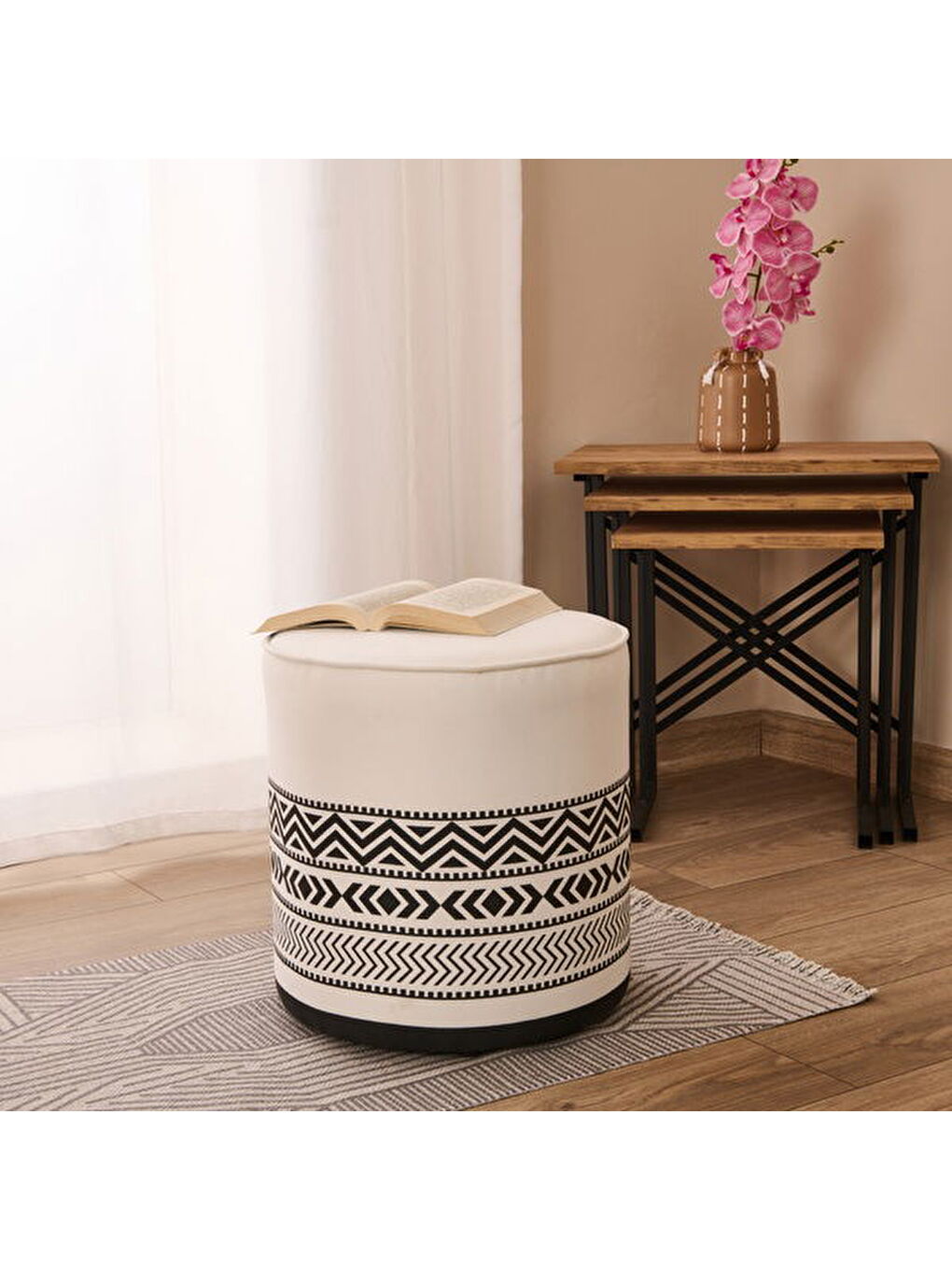 Ethnic Puf - Beyaz / Siyah - 41x39x39 cm