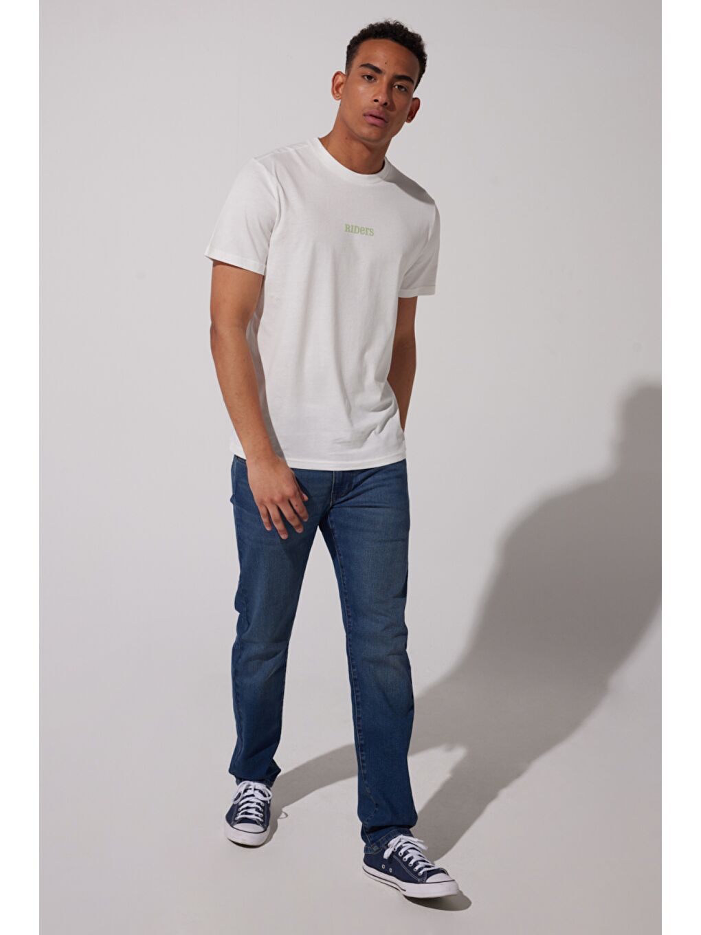 Loose Fit %100 Pamuk Bisiklet Yaka Beyaz Tişört-2