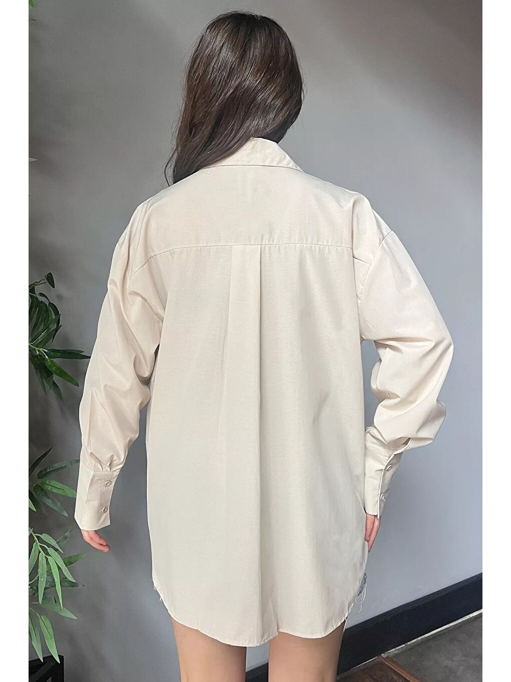 Bej Gül Detaylı Tarz Kadın Gömlek-3