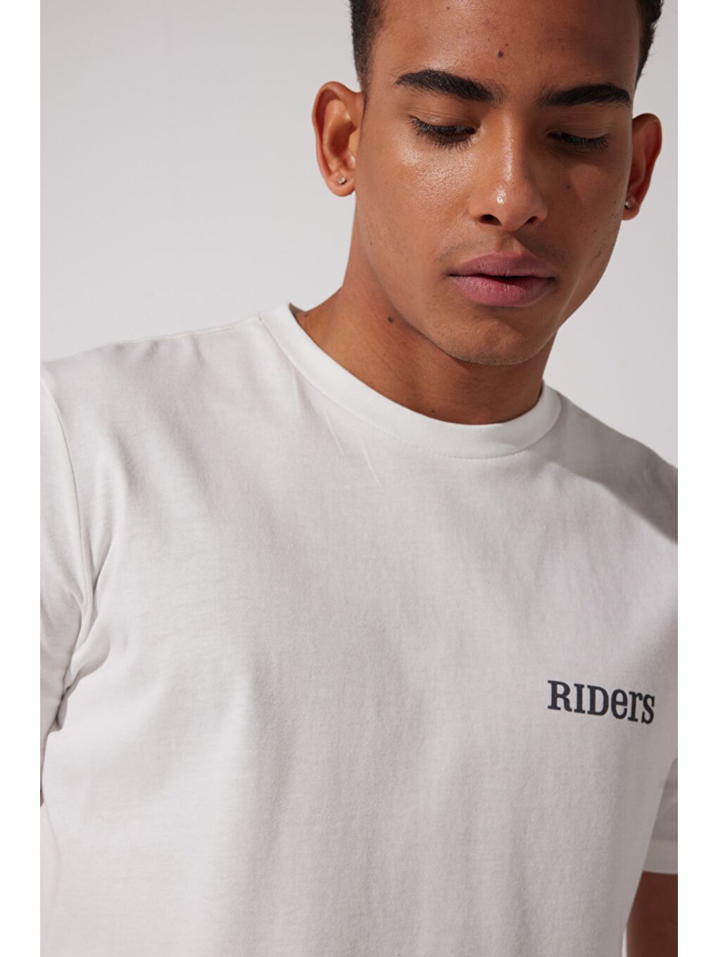 Regular Fit %100 Pamuk Bisiklet Yaka Beyaz Tişört-2