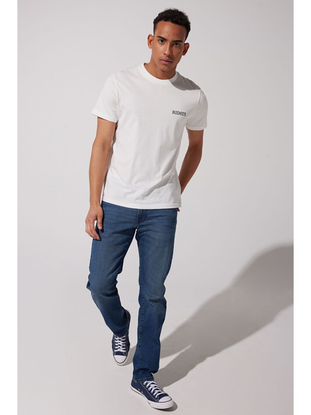 Regular Fit %100 Pamuk Bisiklet Yaka Beyaz Tişört-3