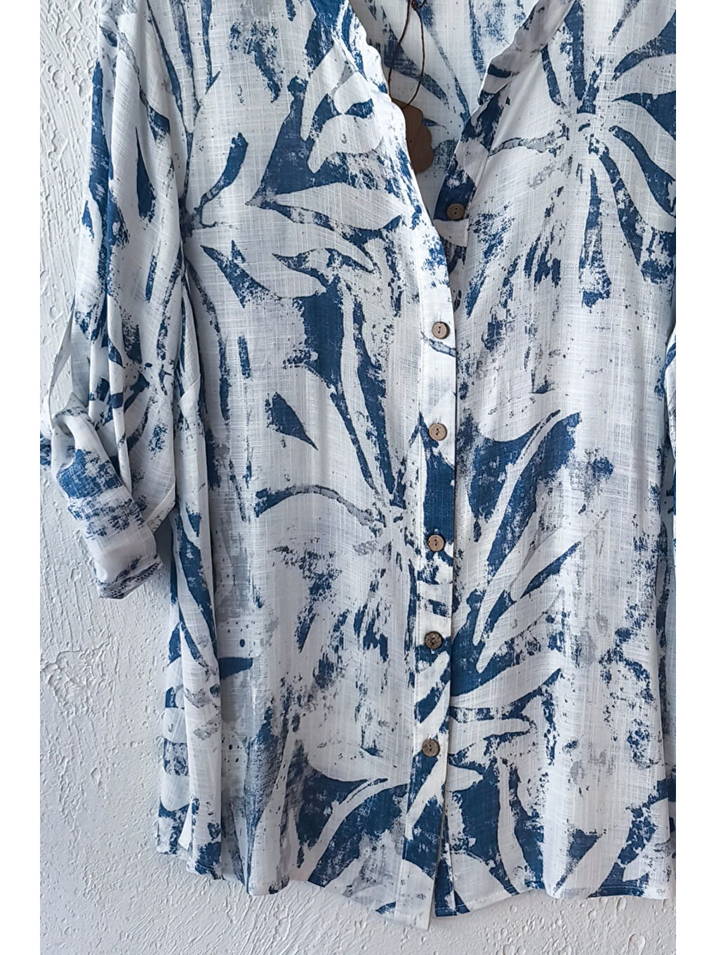 Beyaz-Lacivert Hakim Yaka Düğmeli 3/4 Kol Yırtmaçlı Casual Pamuklu Oversize Dokuma Gömlek 73 60-1