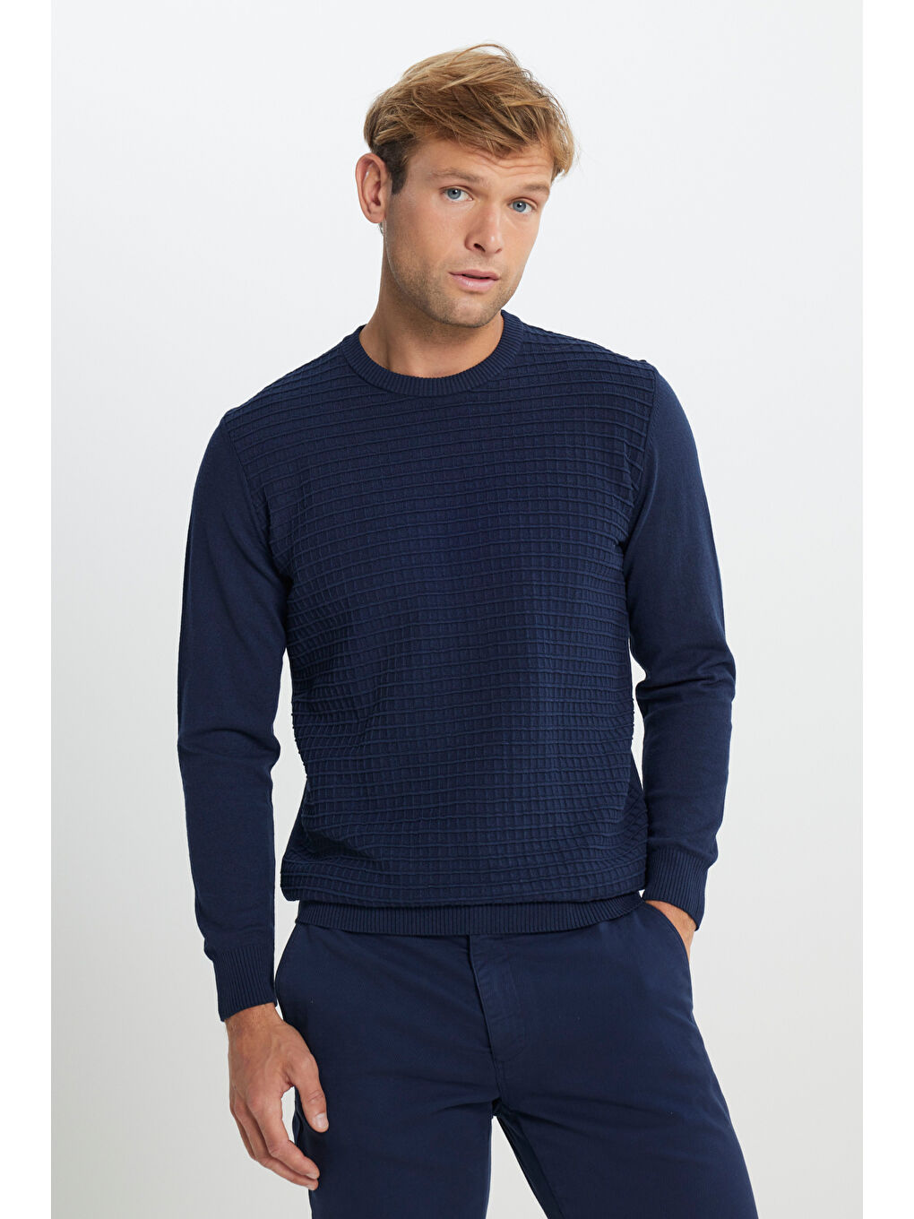 Erkek Lacivert Pamuklu Standart Fit Normal Kesim Bisiklet Yaka Jakarlı Triko Kazak