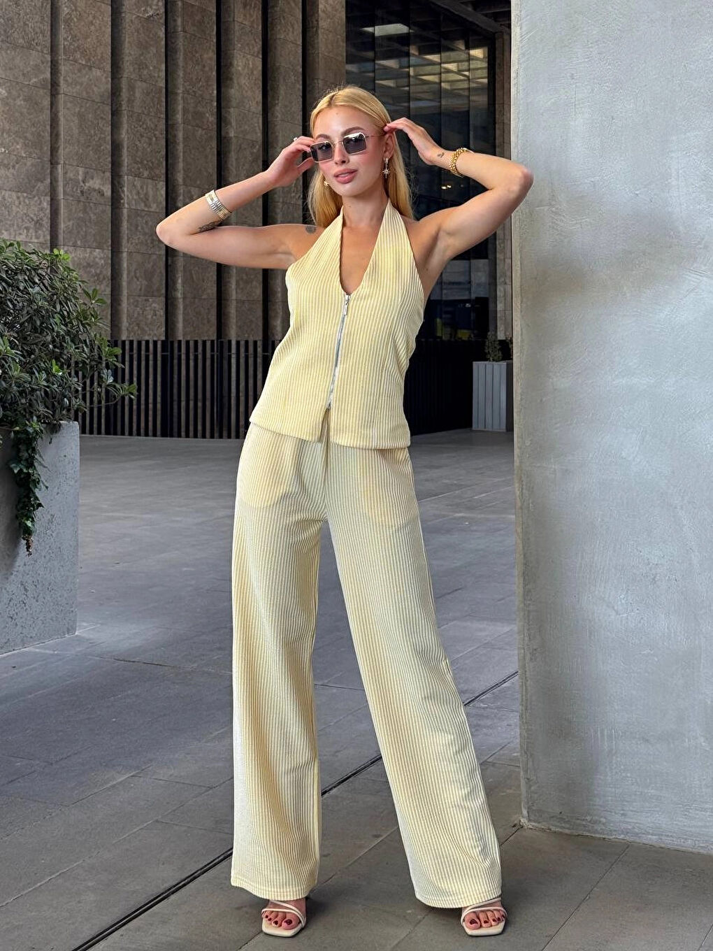 Kadın Sarı Çizgili Önü Fermuarlı Bluz Pantolon İkili Takım HZL25S-ZK13691-1