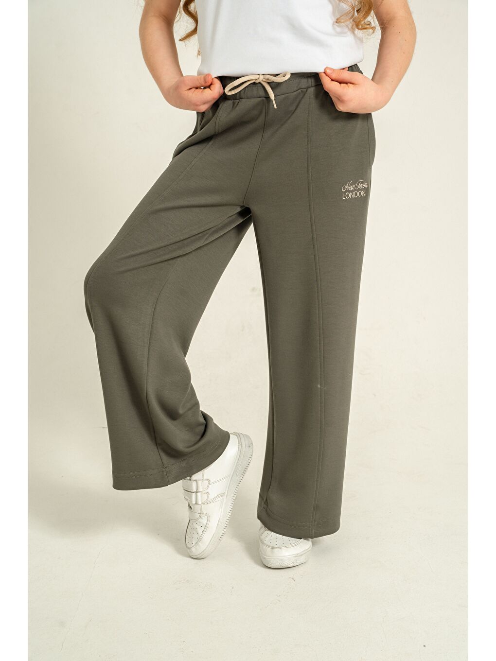 Haki New Team London Nakışlı Yumuşak Dokulu - Comfort Kumaş Kız Çocuk Eşofman Altı-4