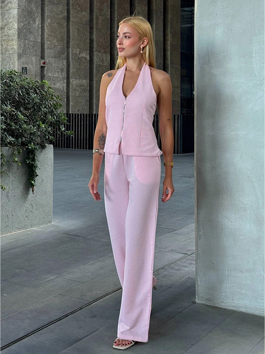 Kadın Pembe Çizgili Önü Fermuarlı Bluz Pantolon İkili Takım HZL25S-ZK13691-1