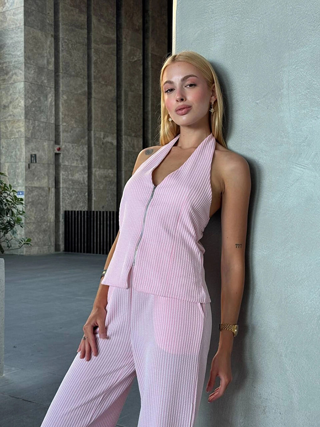 Kadın Pembe Çizgili Önü Fermuarlı Bluz Pantolon İkili Takım HZL25S-ZK13691-2