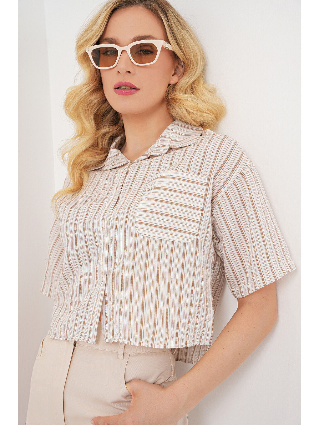 Kadın Çizgili Crop Gömlek 20342 - Bej-3