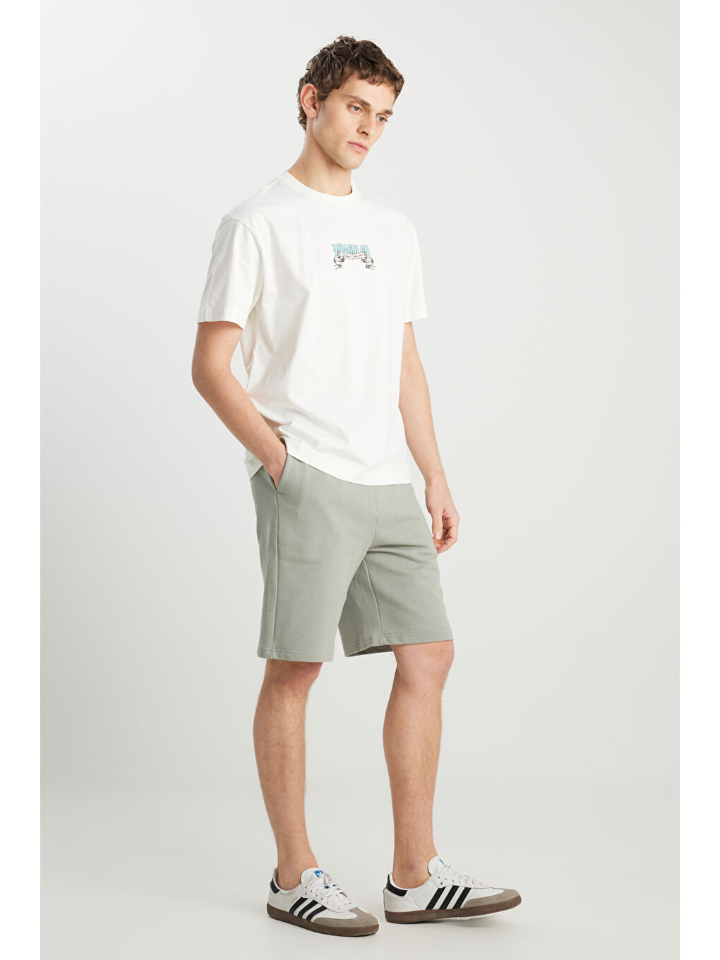 Regular Fit Normal Kesim %100 Pamuk Lastikli Bel Yeşil Sweat Şort-1