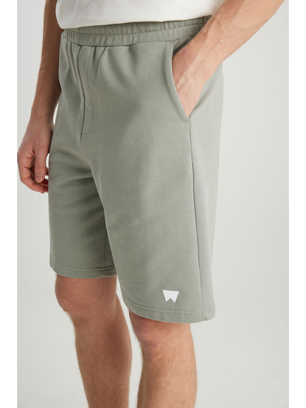 Regular Fit Normal Kesim %100 Pamuk Lastikli Bel Yeşil Sweat Şort-4