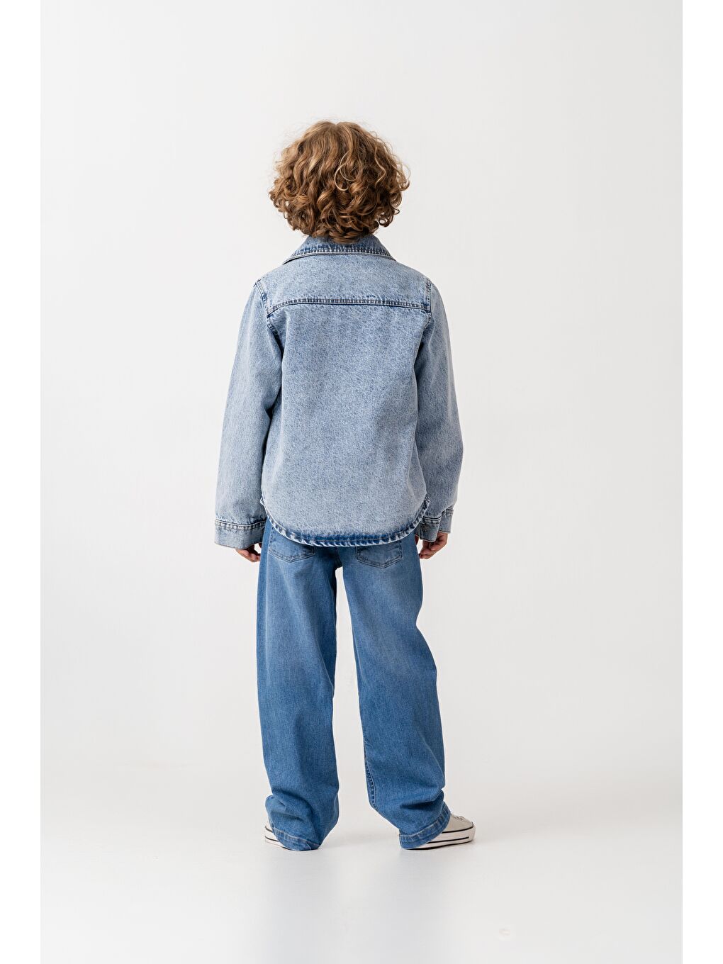 Unisex Çocuk Pamuklu Açık Mavi Denim Gömlek Ve Geniş Paçalı Jean Takım – Rahat Günlük Kombin-2