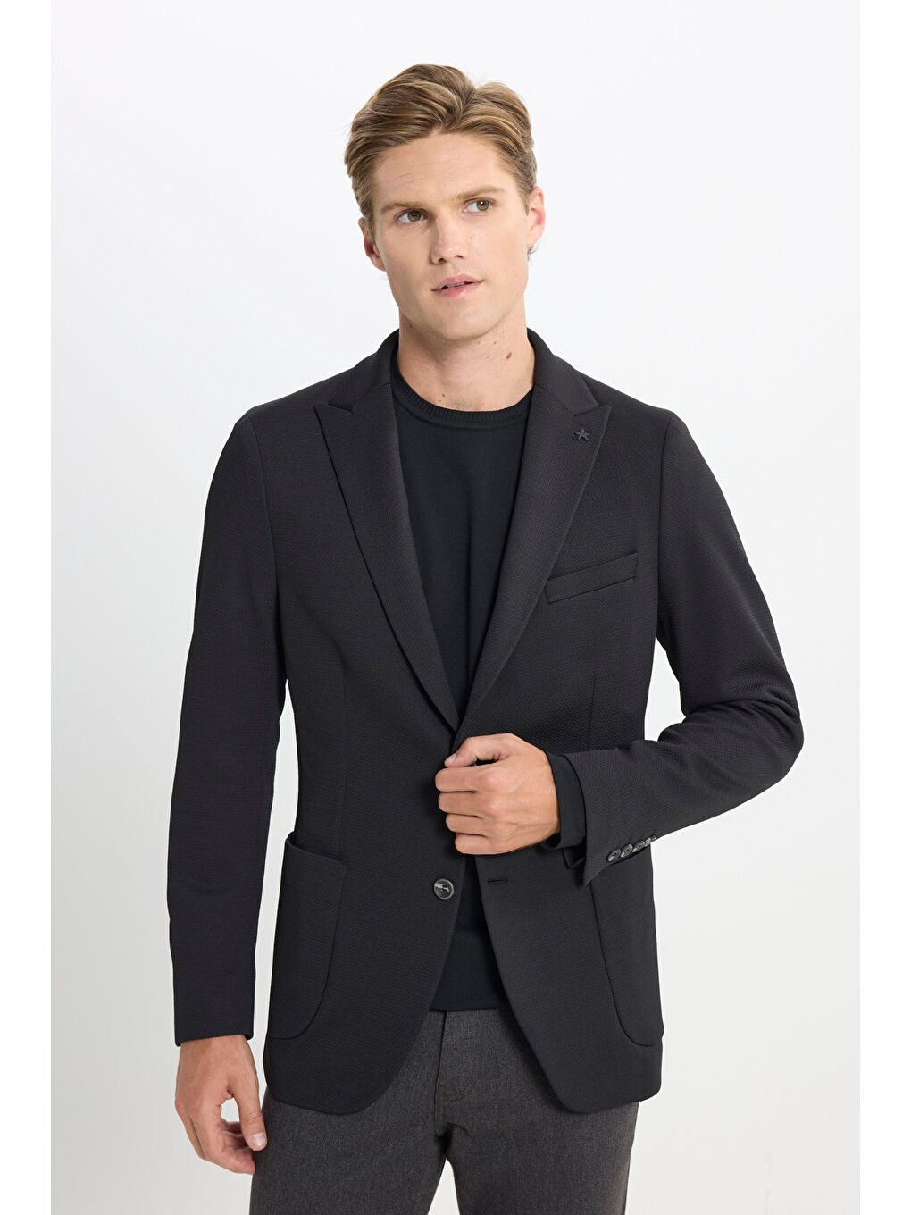 Erkek Siyah Slim Fit Dar Kesim Kırlangıç Yaka Desenli Torba Cepli Ceket-3