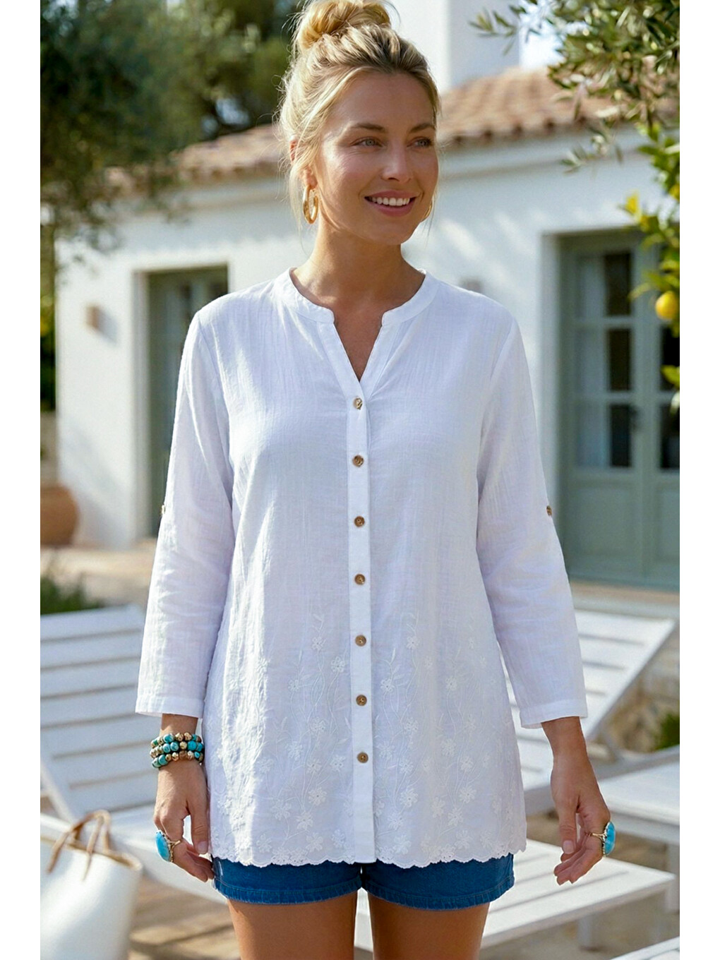 Beyaz Hakim Yaka Düğmeli 3/4 Kol Brodeli Yırtmaçlı Casual Pamuklu Oversize Dokuma Gömlek 73 60-2