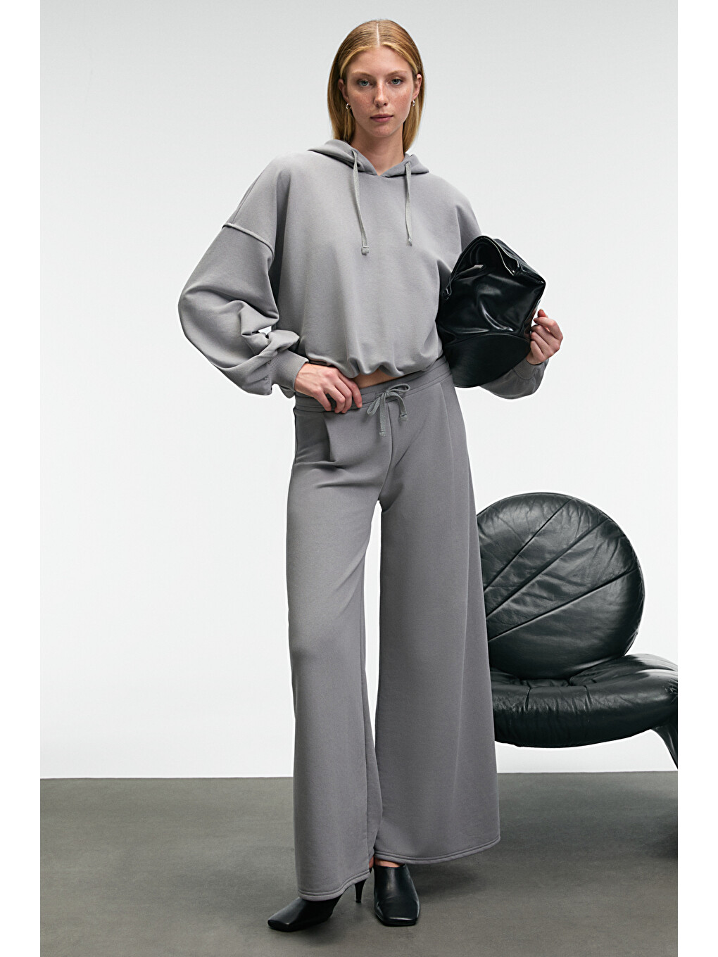 Ormıra Kadın Oversize Fit Yanları Cepli Lastikli Bel Gri Eşofman Altı-4