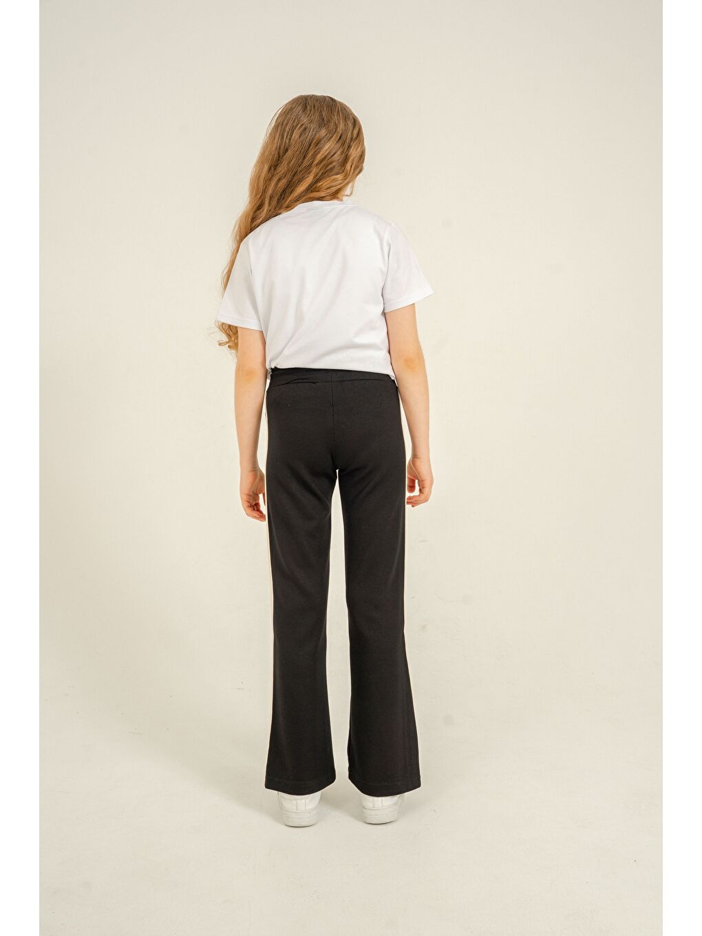 Siyah Geniş Paçalı Yanlar Biye Şeritli Yumuşak Dokulu - Comfort Kumaş Kız Çocuk Eşofman Altı-6