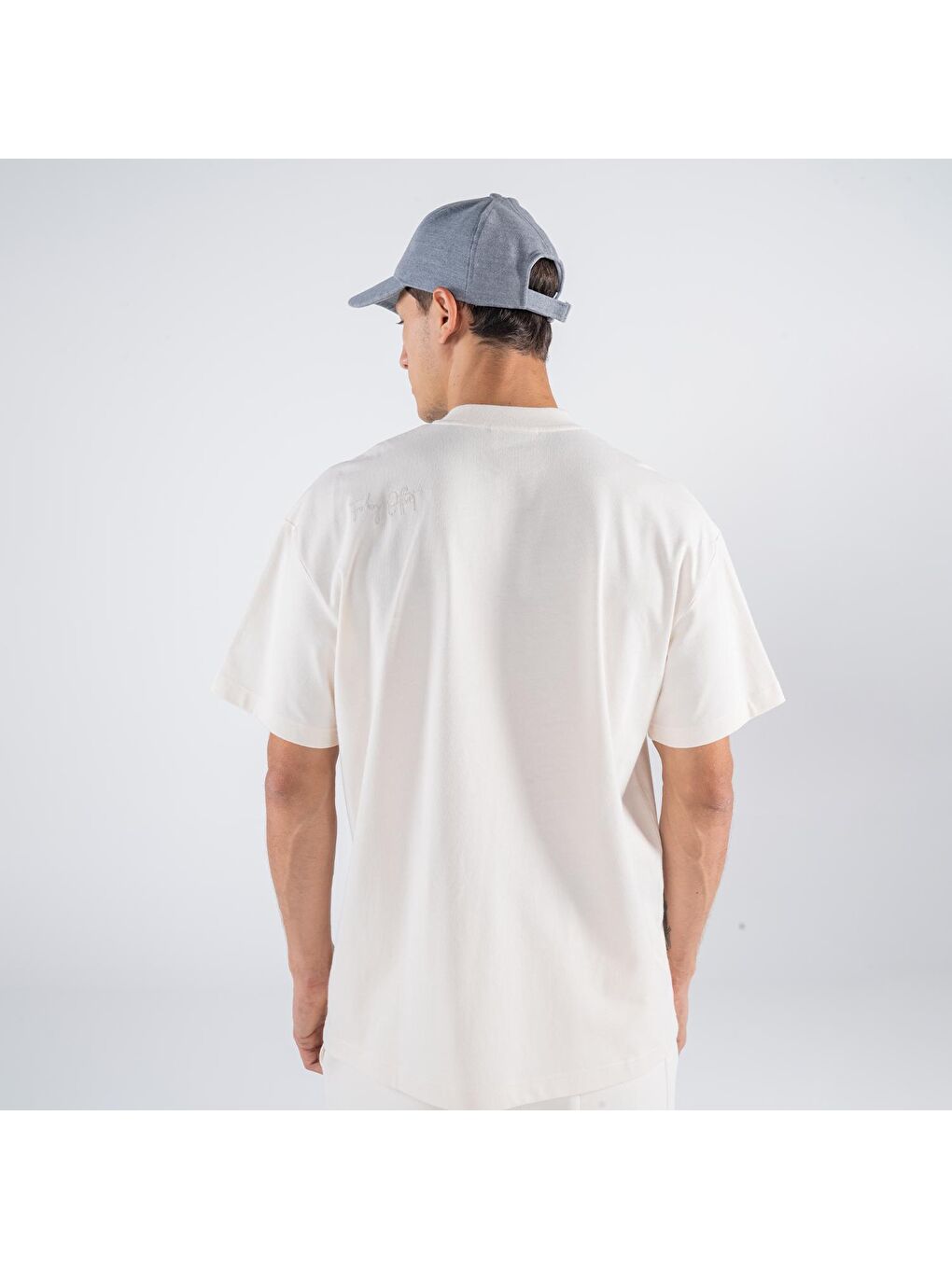 Erkek Kırık Beyaz %100 Koton Bisiklet Yaka Oversize Tişört-1