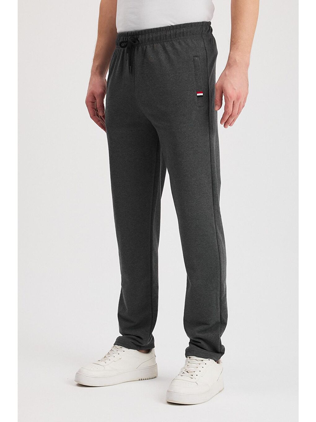 Siyah-Lacivert-Antrasit Erkek Fermuarlı Cepli Nakış Detaylı Düz Paça Rahat Kesim Günlük 3'lü Eşofman-2