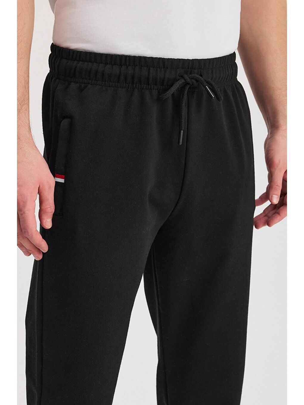 Siyah-Lacivert-Antrasit Erkek Fermuarlı Cepli Nakış Detaylı Düz Paça Rahat Kesim Günlük 3'lü Eşofman-5