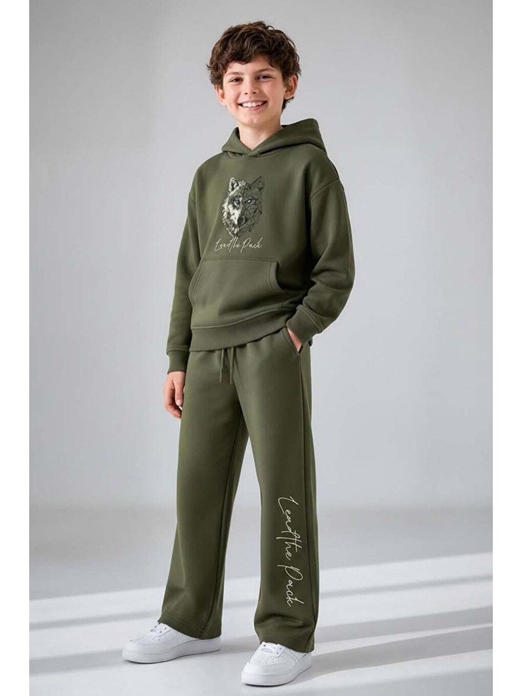 Erkek Çocuk Önü Ve Arkası Çizim Baskılı Kapüşonlu Sweatshirt Yeşil Eşofman Takım-2