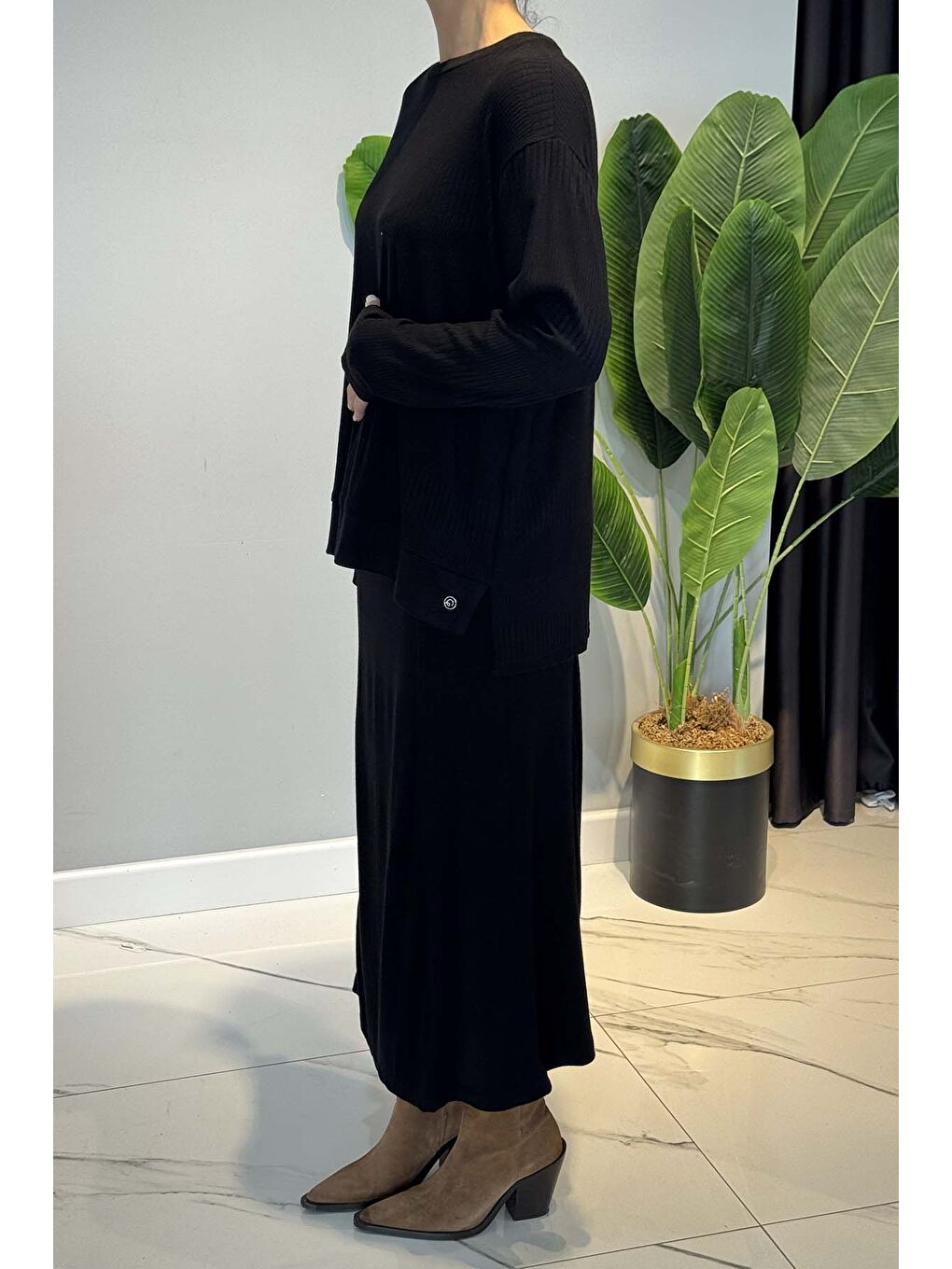 Yün İşlemeli Etekli Triko Takım 6960 Siyah-1