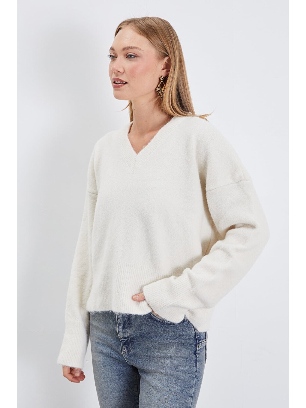 Ekru Basic V Yaka Oversize Triko Kazak-3