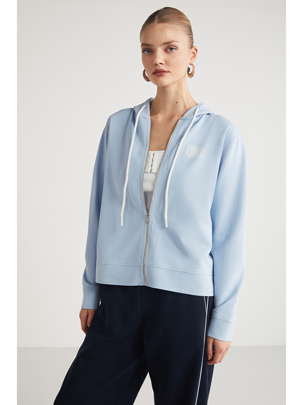 Aıtana Kadın Relaxed Kapüşonlu Fermuarlı Sırt Baskı Detaylı Açık Mavi Sweatshirt-1