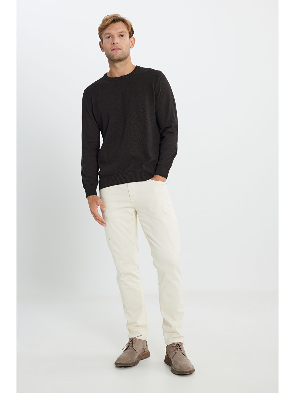 Erkek Kahverengi Pamuklu Standart Fit Normal Kesim Bisiklet Yaka Jakarlı Triko Kazak-1