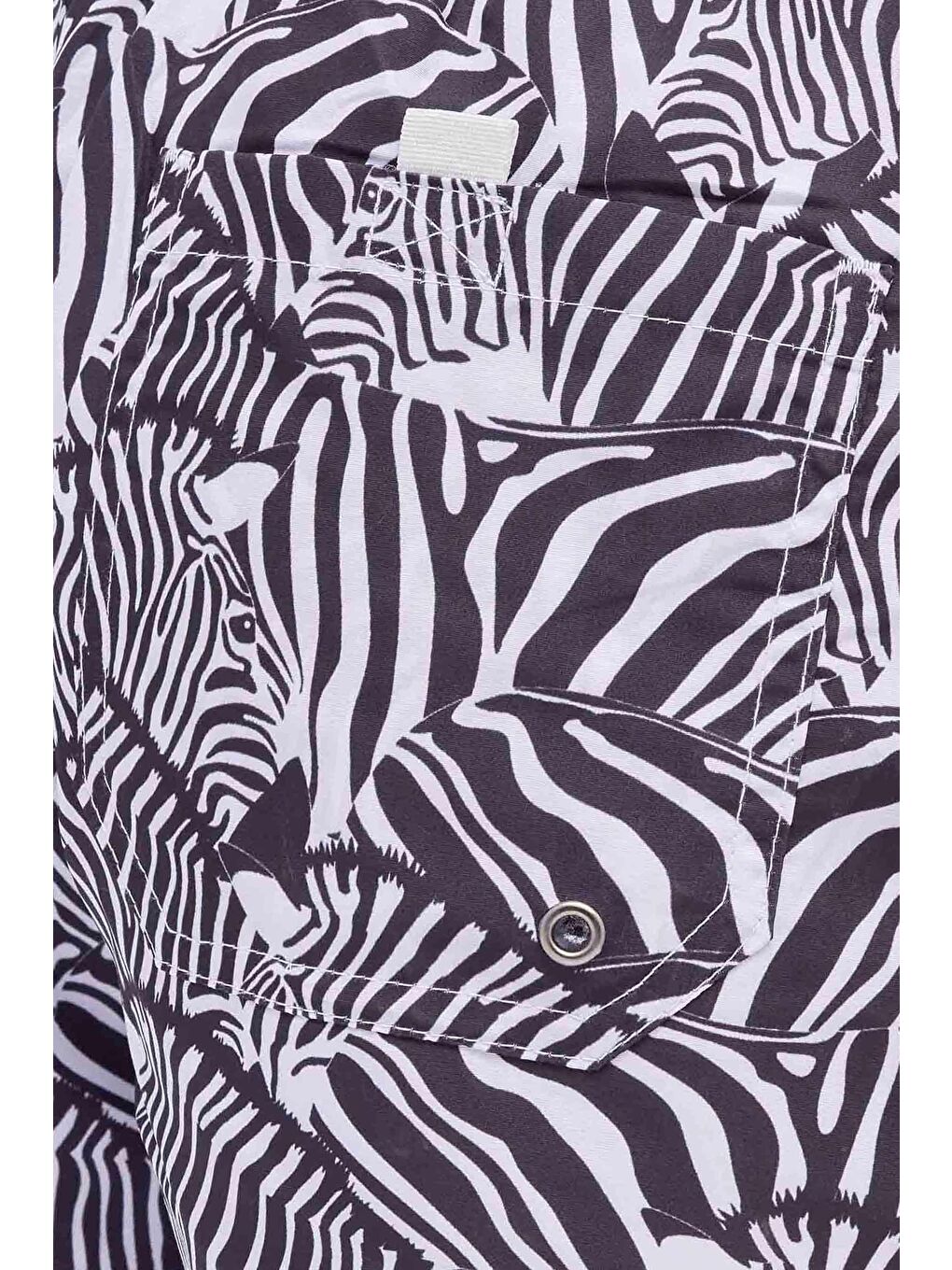 Karışık Erkek Standart Fit Hızlı Kuruyan Desenli Siyah-Beyaz Mayo Deniz Şortu-1