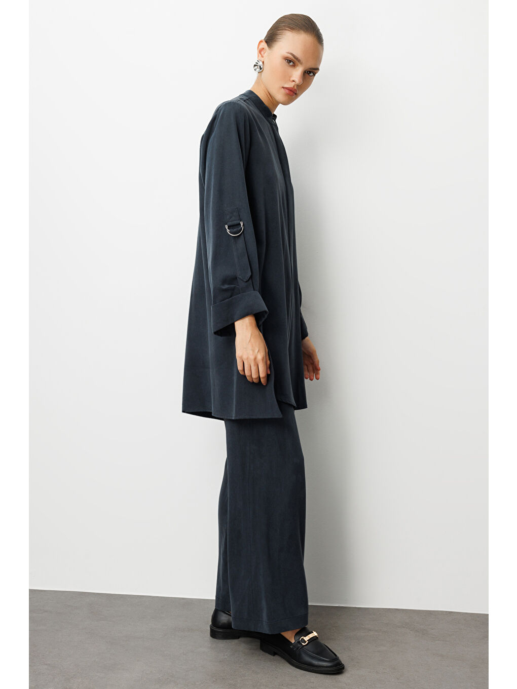 Safari Kol Detaylı Siyah Cupro Tunik-2