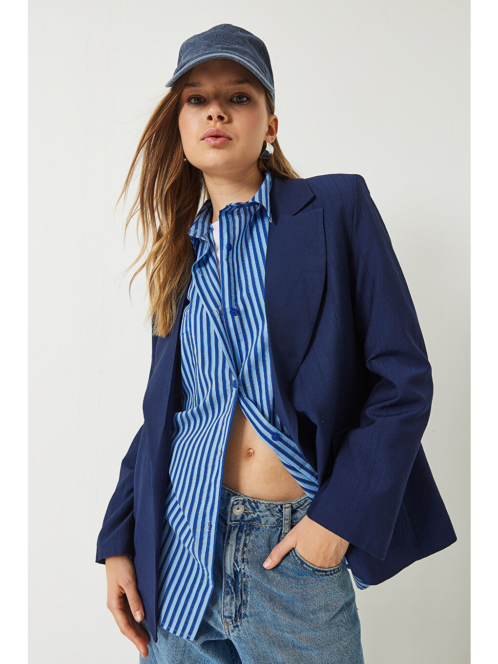 Lacivert Kadın Vatkalı Astarı Çizgili Çilek Kumaş Blazer Ceket-2
