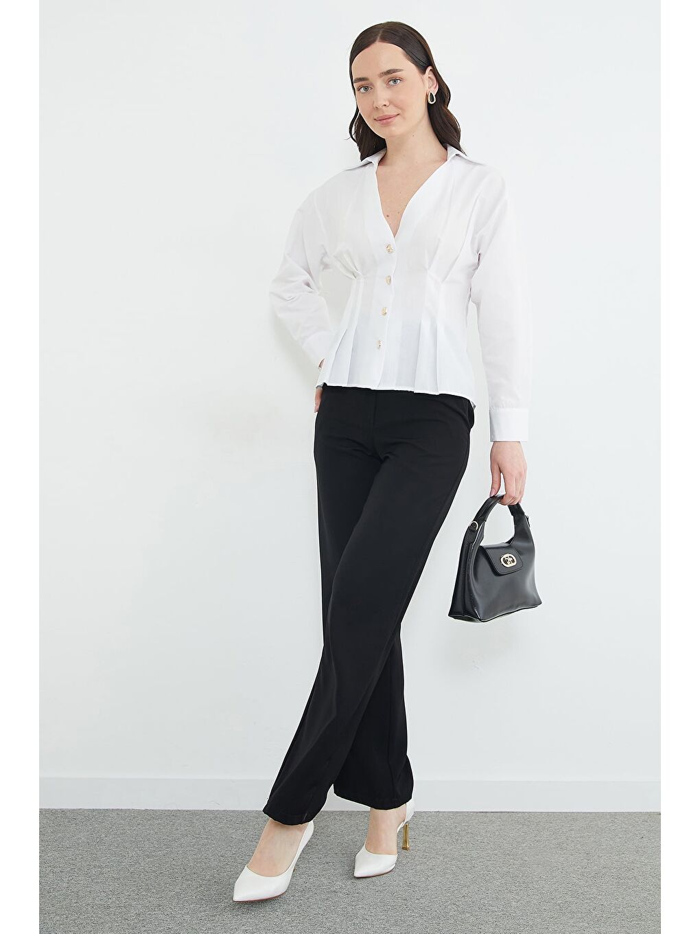 Beyaz Beli Pensli Pileli  Gömlek-2