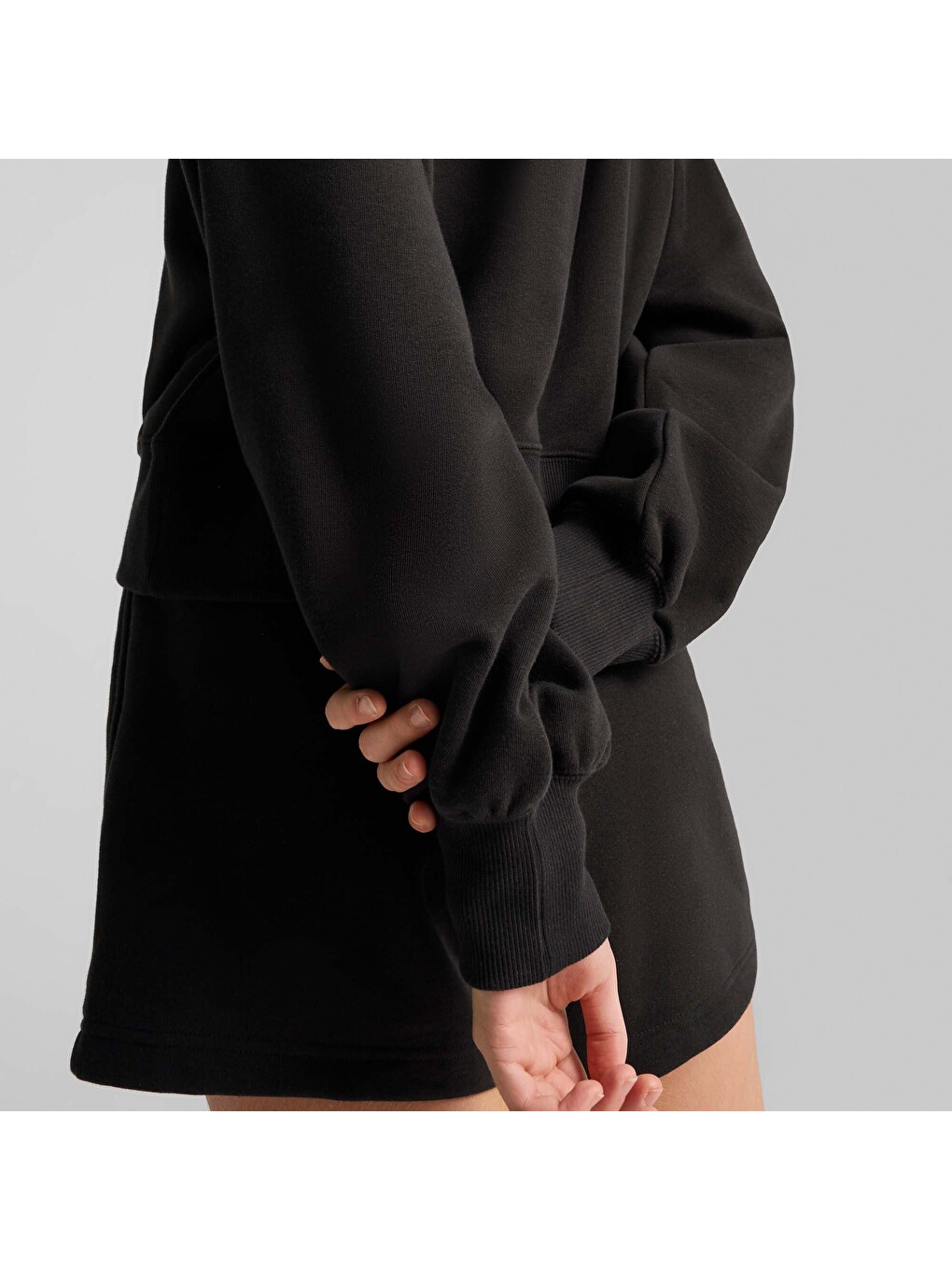 Siyah WARDROBE ESSENTIALS Kadın Geniş Kesim Kısa Kapüşonlu SWEATSHIRT-1