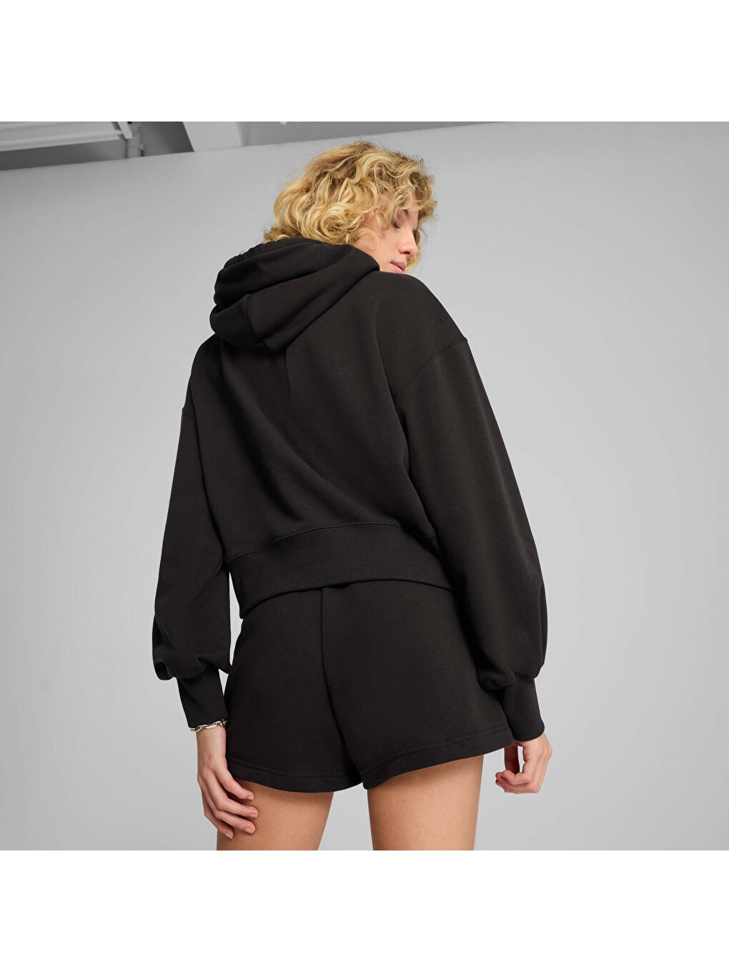 Siyah WARDROBE ESSENTIALS Kadın Geniş Kesim Kısa Kapüşonlu SWEATSHIRT-2