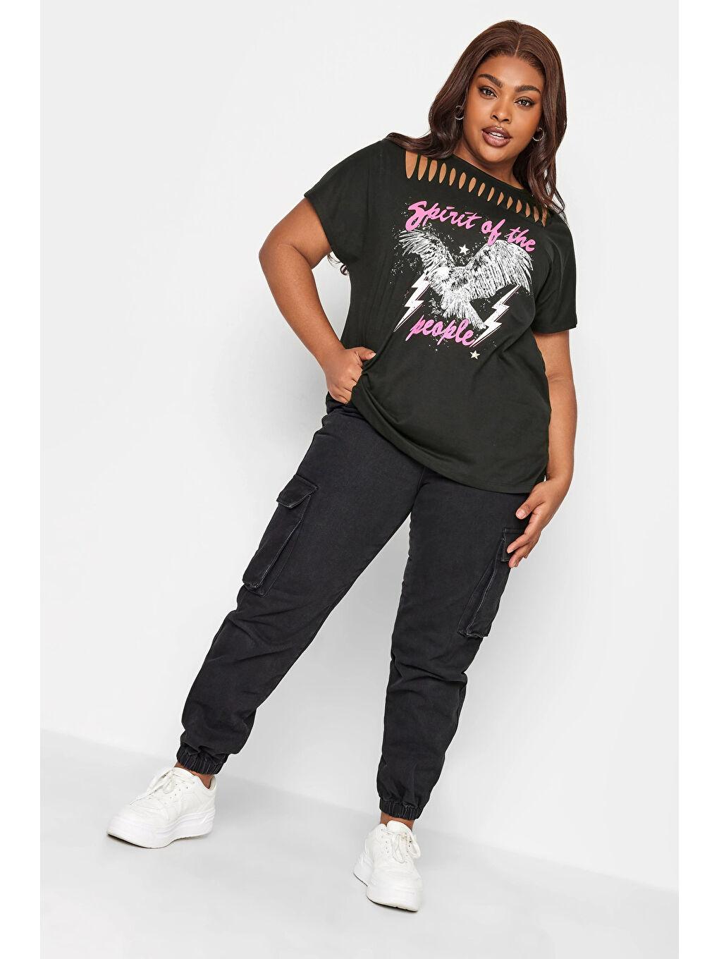 Siyah Büyük Beden Bisiklet Yaka Kesik Detaylı Baskılı Kısa Kollu Tişört 321123-3