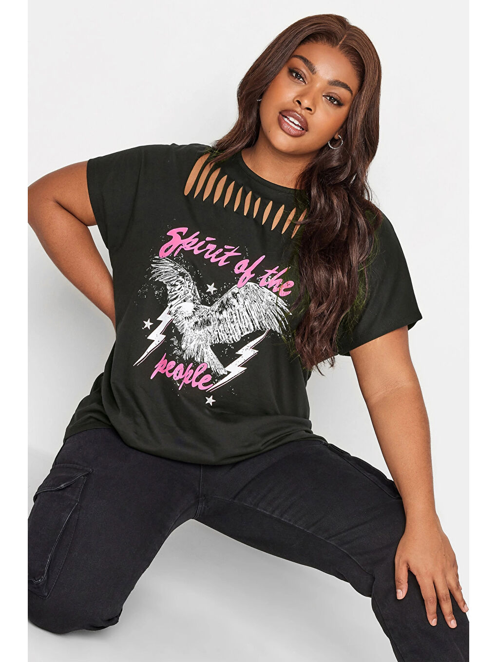 Siyah Büyük Beden Bisiklet Yaka Kesik Detaylı Baskılı Kısa Kollu Tişört 321123-4