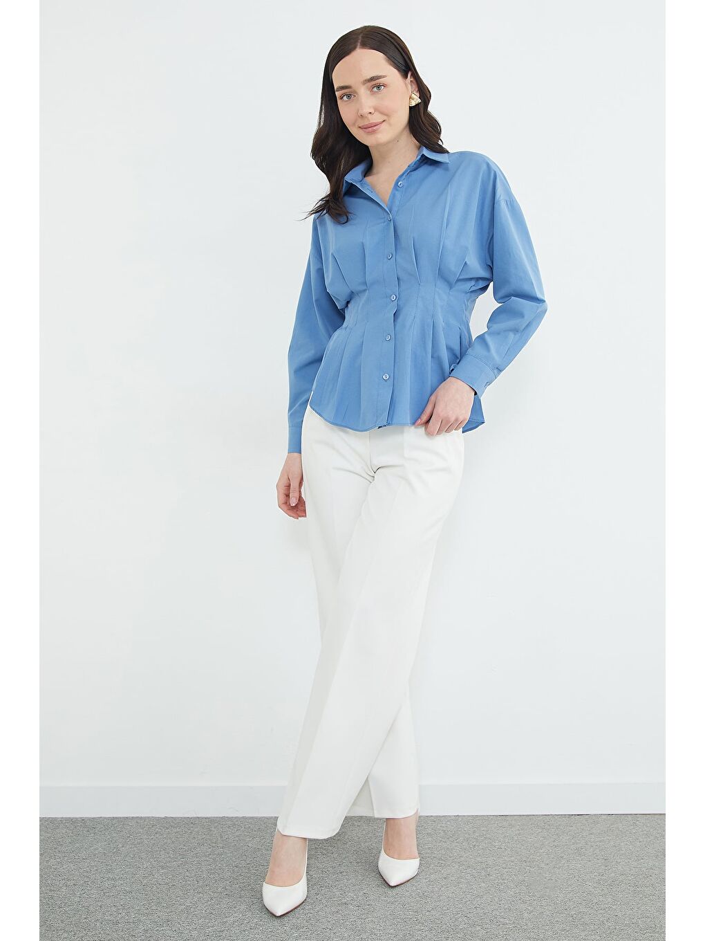 Mavi Pensli Belden Oturtmalı Pileli Gömlek-4