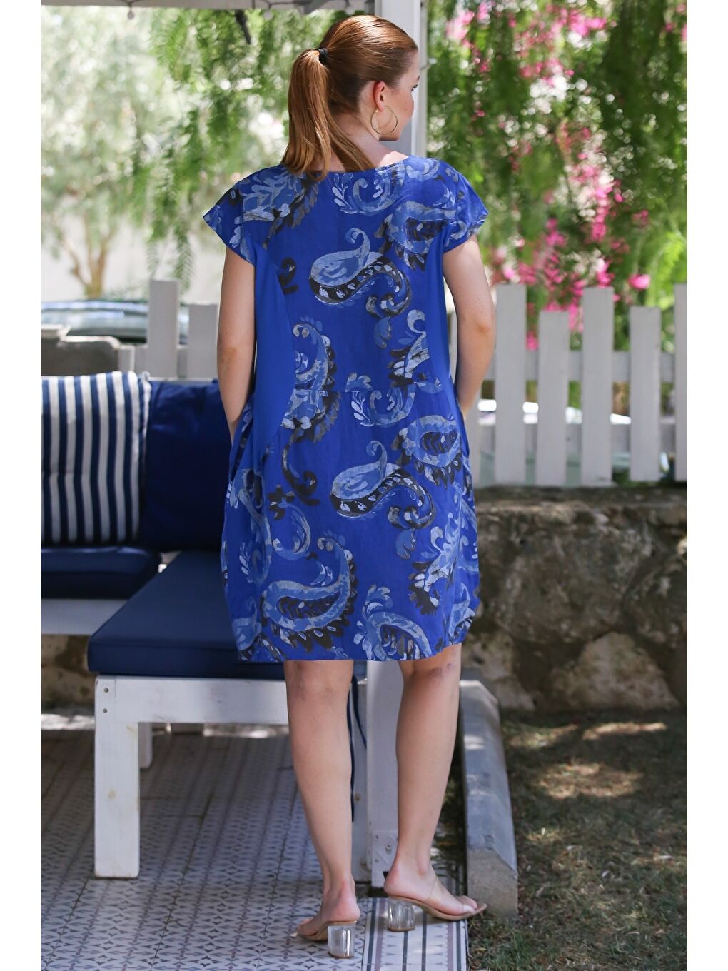 İtalyan Saks Mavisi Kayık Yaka Düşük Kol Şal Desenli Gizli Cepli Casual Keten Dokuma Elbise 100 65-7