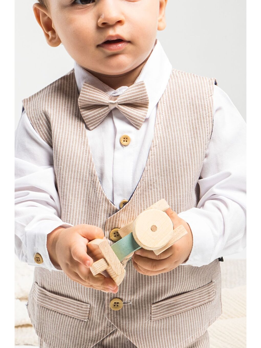 Ekru Erkek Çocuk Takım Elbise Yelekli Gömlekli 4 Parça Özel Takımı-1