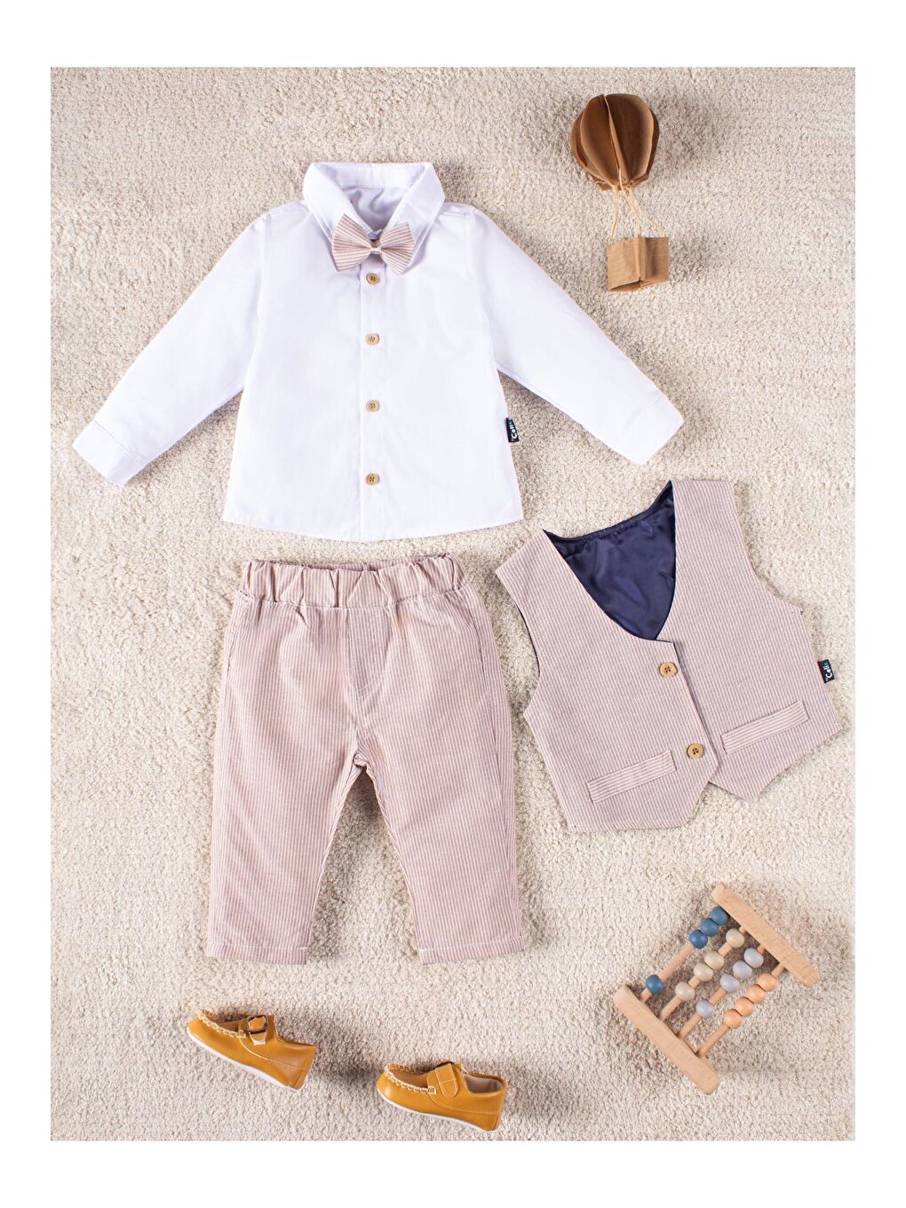 Ekru Erkek Çocuk Takım Elbise Yelekli Gömlekli 4 Parça Özel Takımı-3