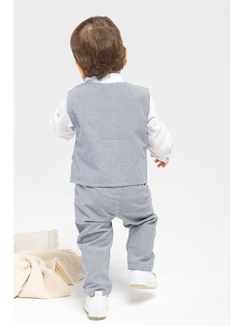 Gri Erkek Çocuk Takım Elbise Yelekli Gömlekli 4 Parça Özel Takımı-2