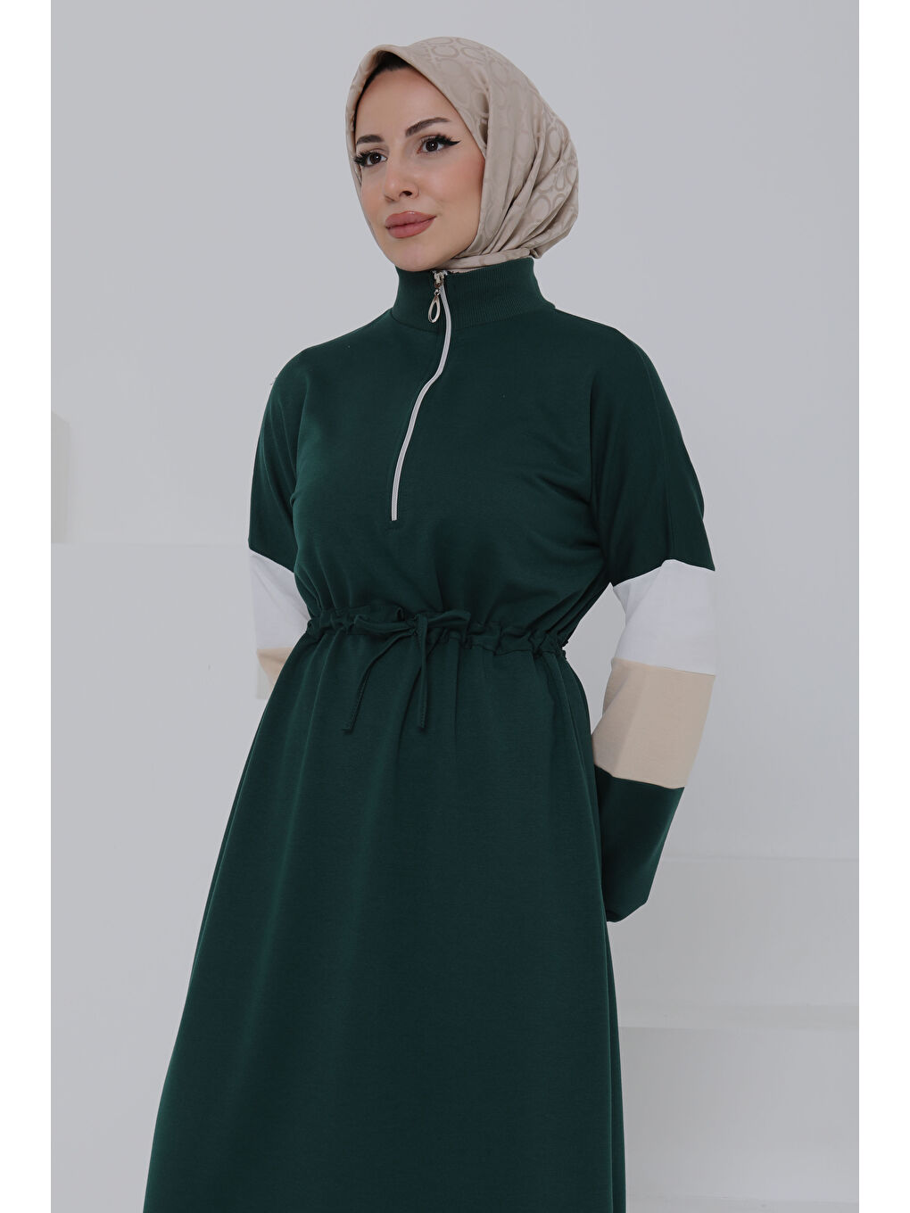 Yeşil Garnili Fermuarlı Elbise Zümrüt - 27047-5
