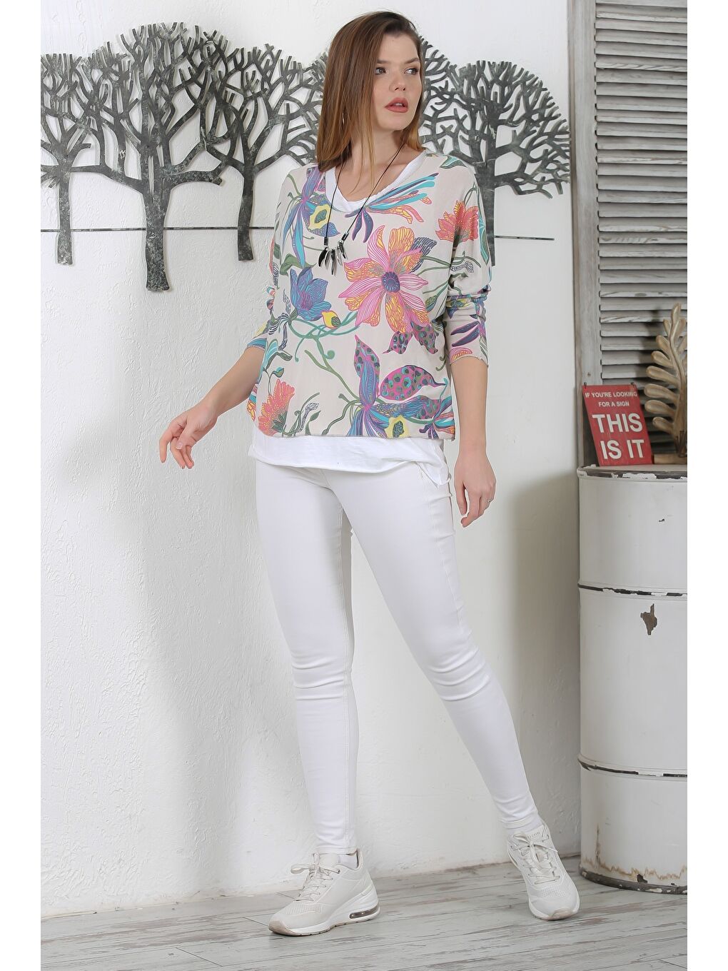 İtalyan Bej V Yaka Uzun Kol Çiçekli İkili Set Kolyeli Casual Triko Bluz-3