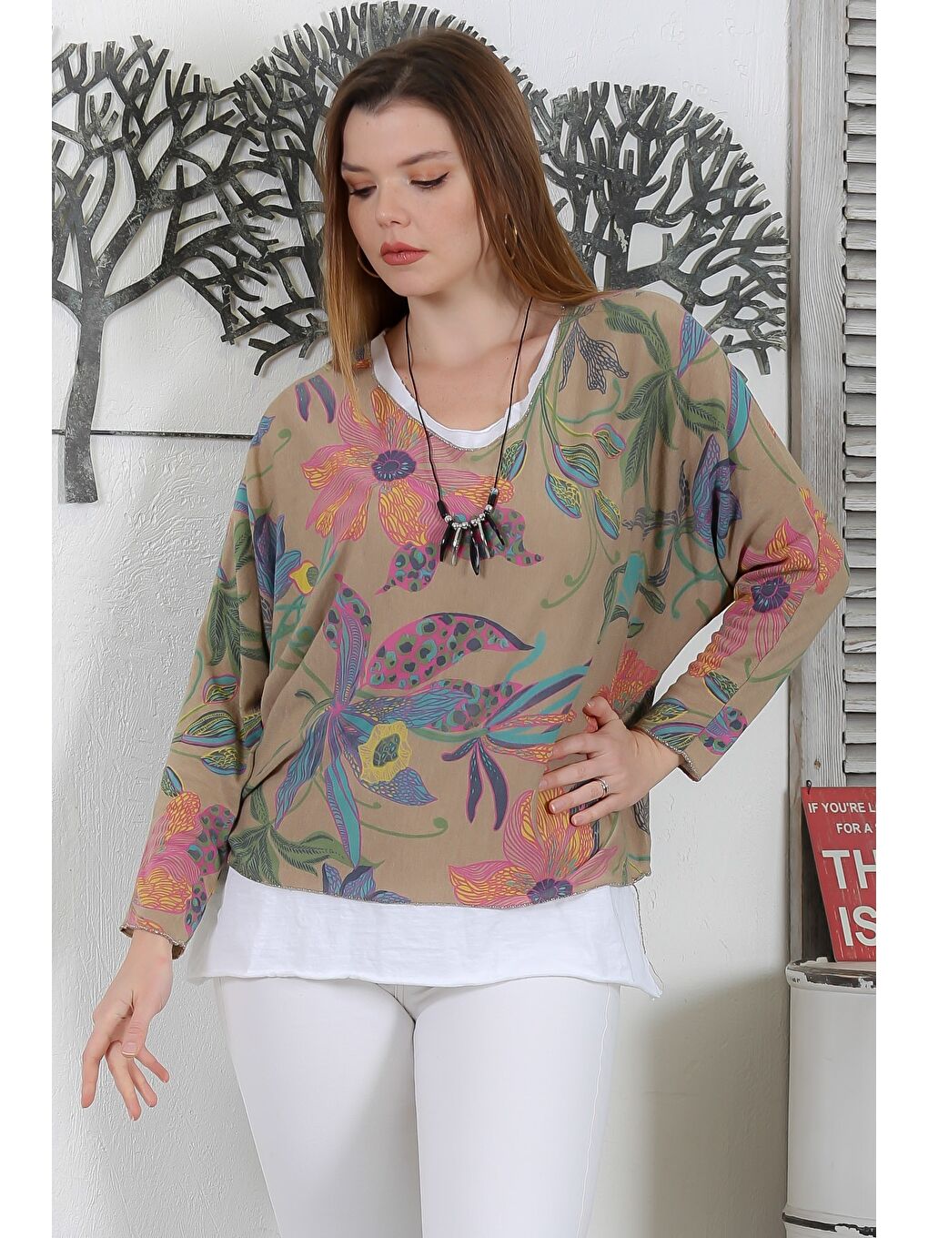 Bej İtalyan Vizon V Yaka Uzun Kol Çiçekli İkili Set Kolyeli Casual Triko Bluz-1